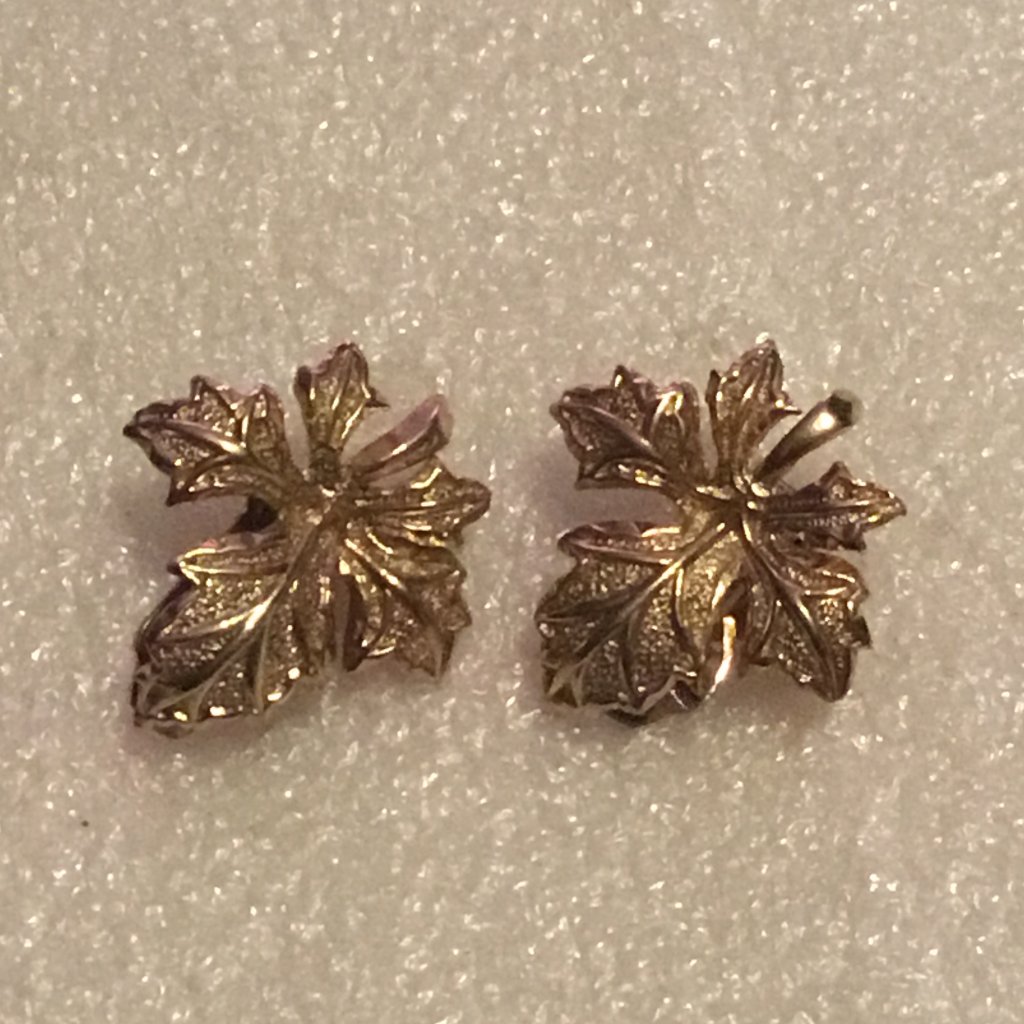 Vintage Pair Of Bergere Clip On Leaf Earrings 13$